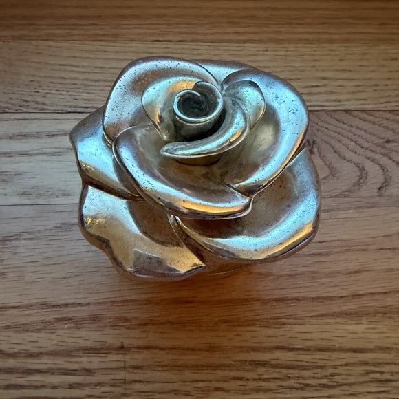 Silver Rose-Shaped Trinket Box - Picture 2 of 7